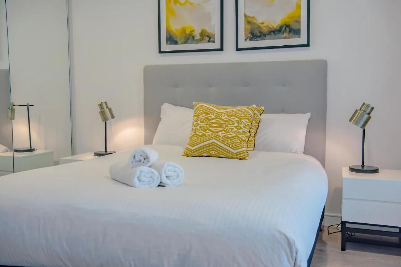 Airtrip Apartments On Tribune Street Brisbane